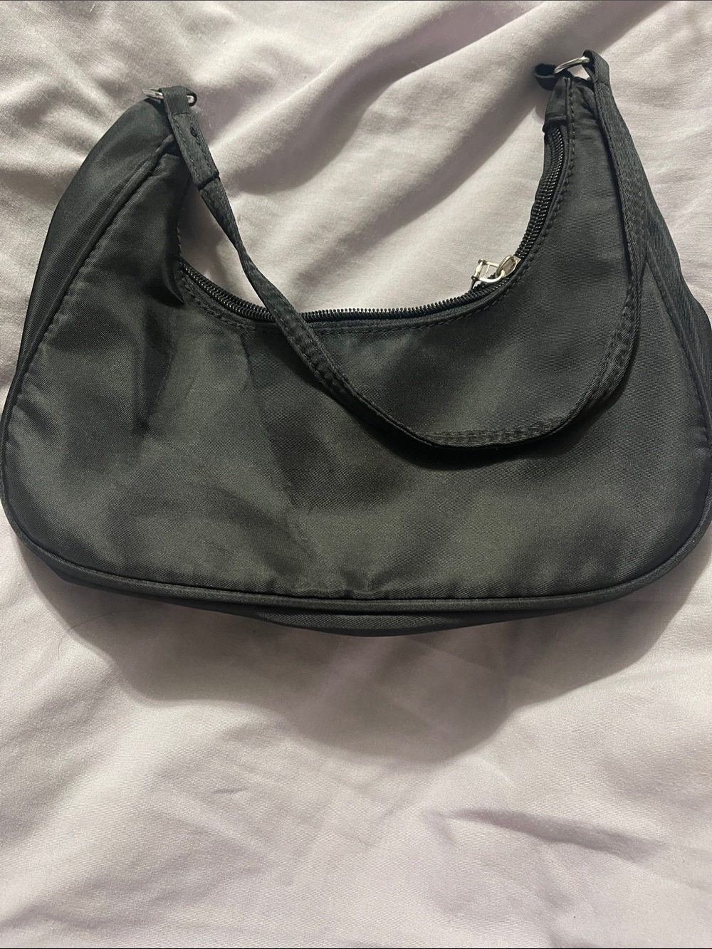 Everyday Black Shoulder Bag with Zip Closure
